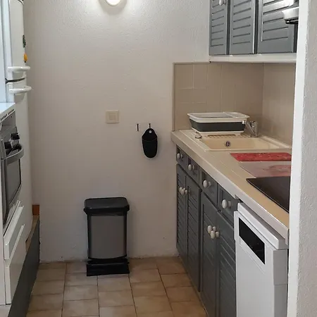 Patio Face A La Avec Parking, - Fr-1-239-1123 *
